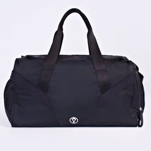 Black Ivivva Duffel Bag 🖤🖤🖤🖤🖤
